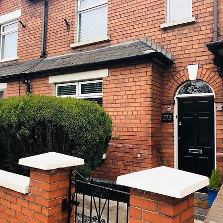 Cosy Two Bed Terraced House 7Min Drive From City Belfast Buitenkant foto