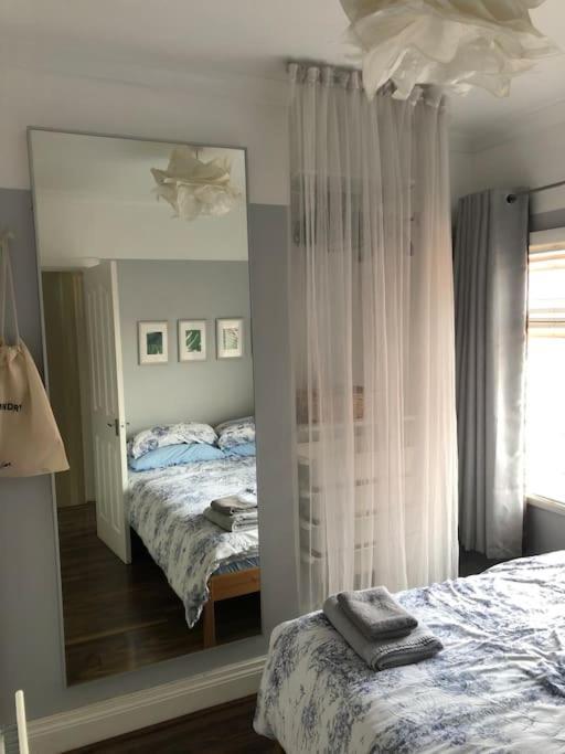 Cosy Two Bed Terraced House 7Min Drive From City Belfast Buitenkant foto