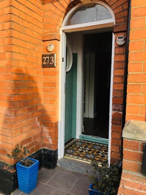 Cosy Two Bed Terraced House 7Min Drive From City Belfast Buitenkant foto