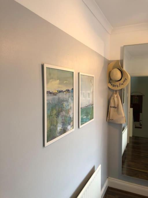 Cosy Two Bed Terraced House 7Min Drive From City Belfast Buitenkant foto