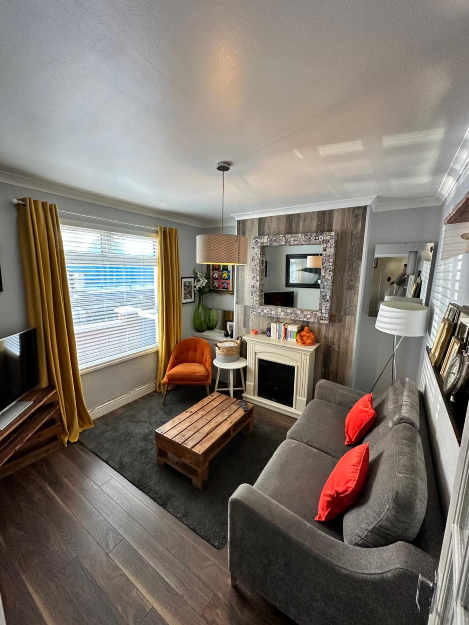 Cosy Two Bed Terraced House 7Min Drive From City Belfast Buitenkant foto