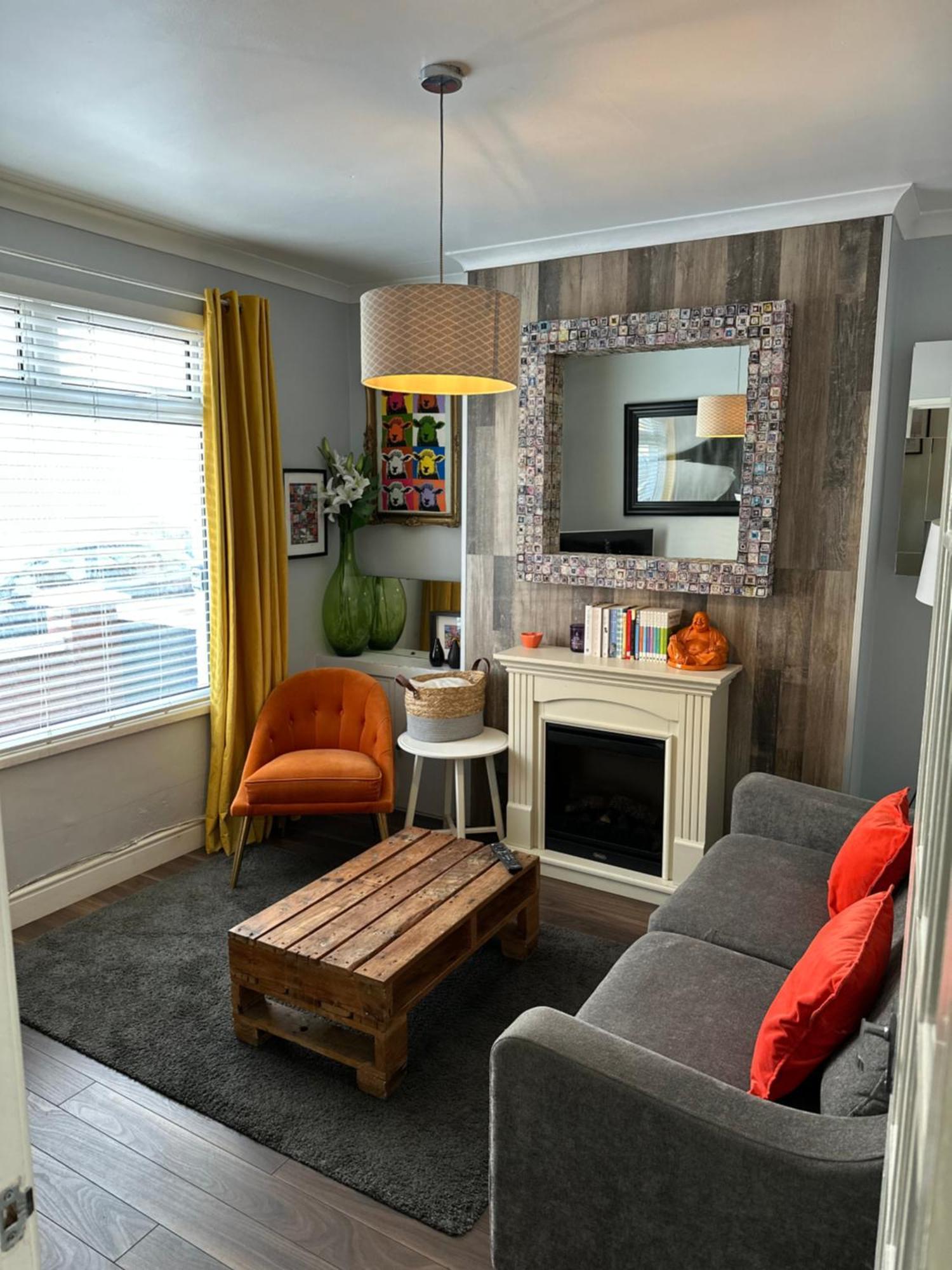 Cosy Two Bed Terraced House 7Min Drive From City Belfast Buitenkant foto