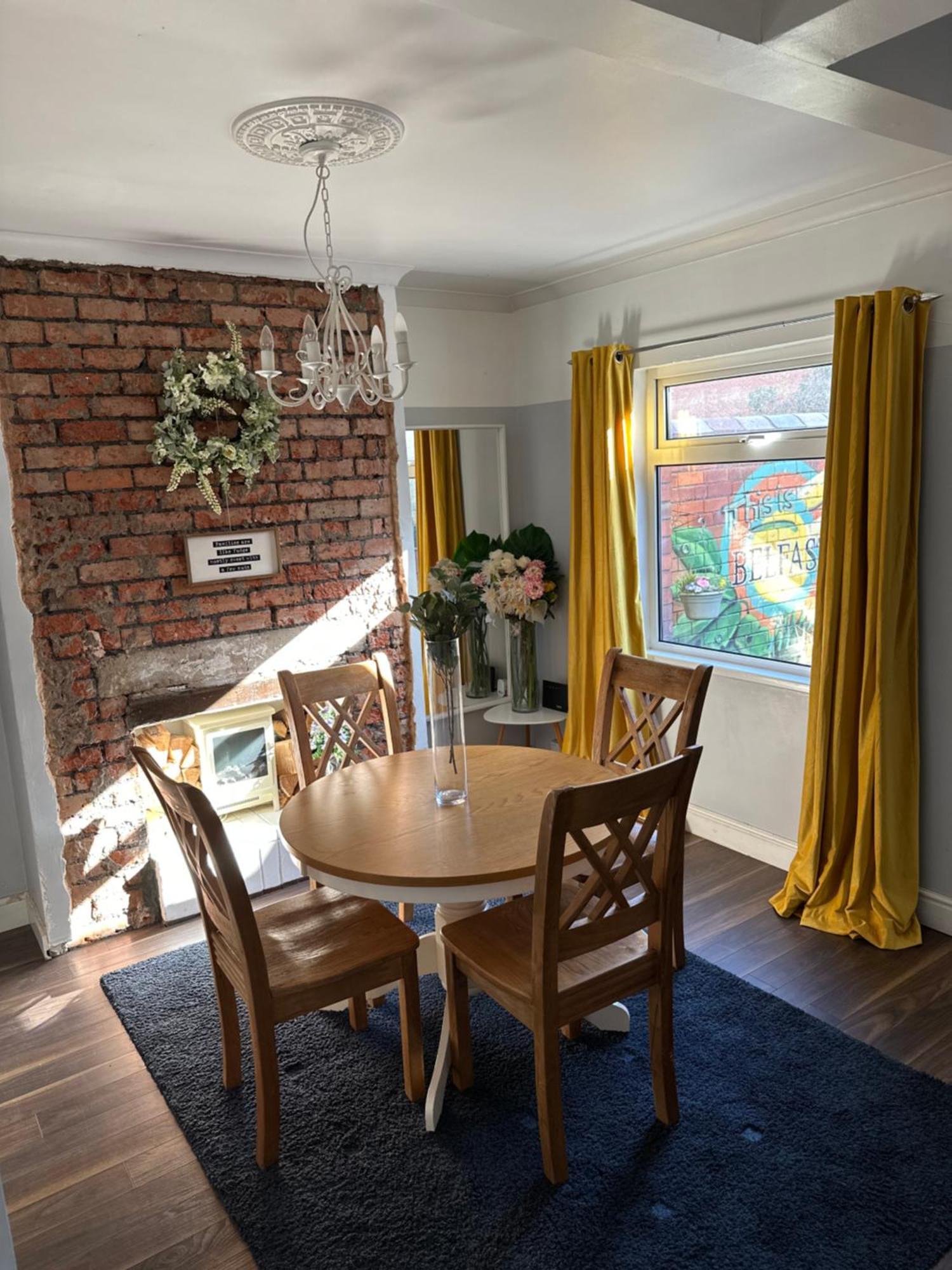 Cosy Two Bed Terraced House 7Min Drive From City Belfast Buitenkant foto