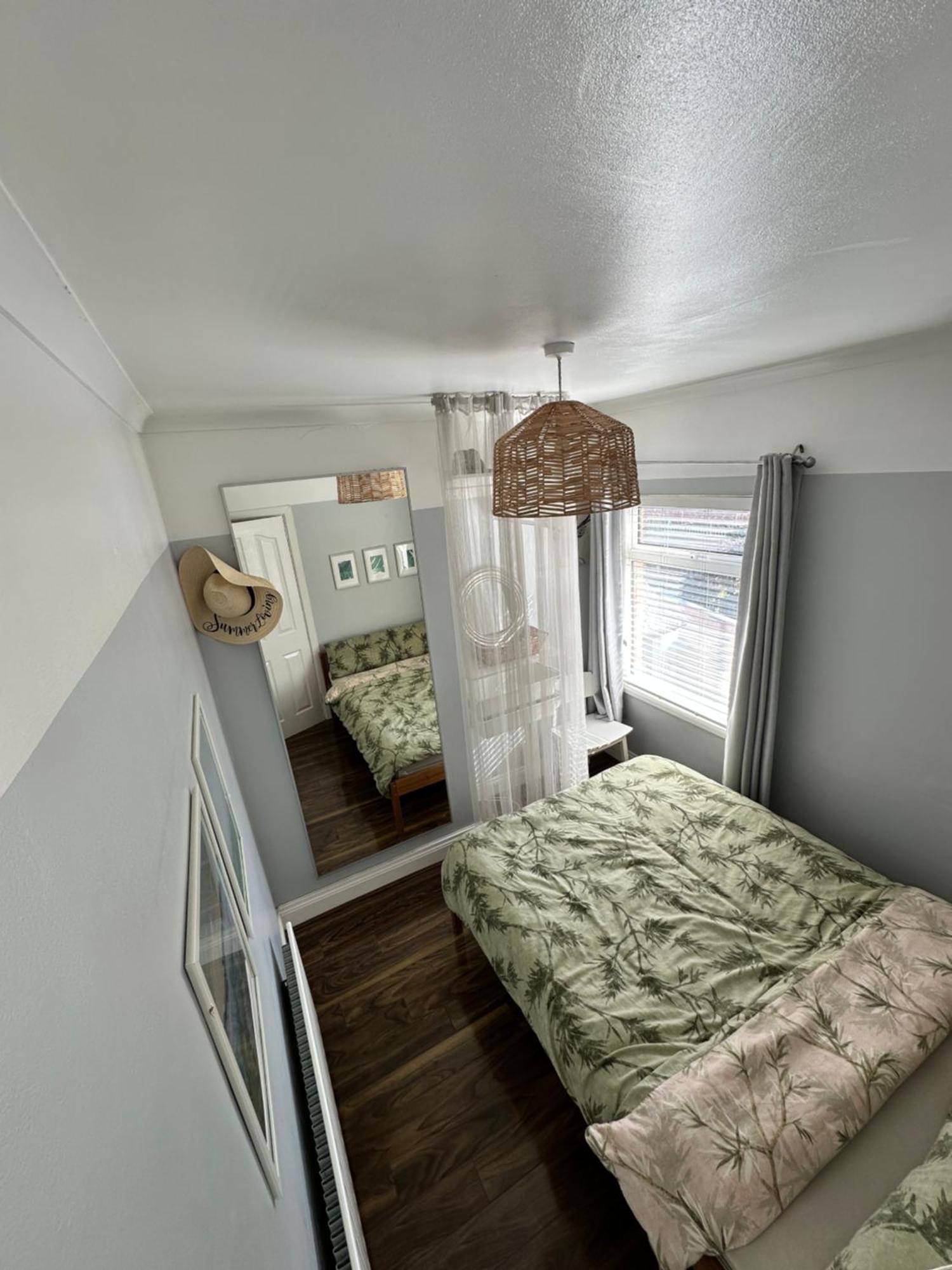 Cosy Two Bed Terraced House 7Min Drive From City Belfast Buitenkant foto